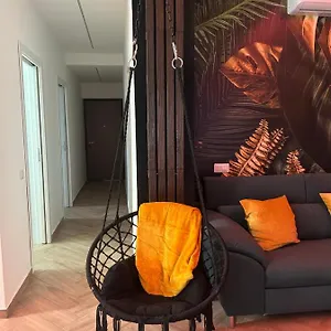 House Twenty - Five Milano